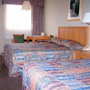 Main Motel - An Independent Magnuson Hotel Ийли Екстериор снимка
