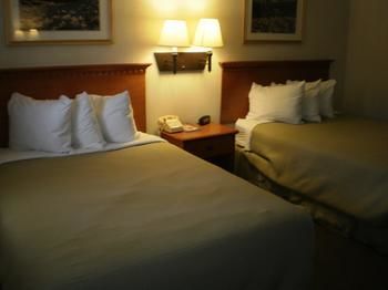 Main Motel - An Independent Magnuson Hotel Ийли Екстериор снимка